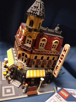 LEGO CREATOR EXPERT MODULAR BUILDINGS CAFÉ CORNER 10182 IN 2007 RETIRED USED