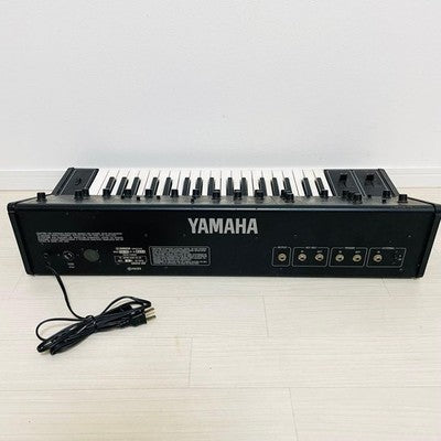 YAMAHA CS-10 ANALOG SYNTHESIZER KEYBOARD WITH HARD CASE FOR PARTS OR NOT WORKING