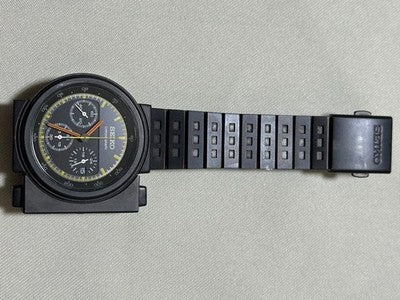 SEIKO SCED037 7T12-0BM0 QUARTZ CHRONOGRAPH BLACK DIAL WATCH BOX PAPERS LINKS