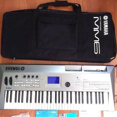 YAMAHA MM6 SYNTHESIZER 61-KEY KEYBOARD W/ CASE, PEDAL, AC ADAPTER
