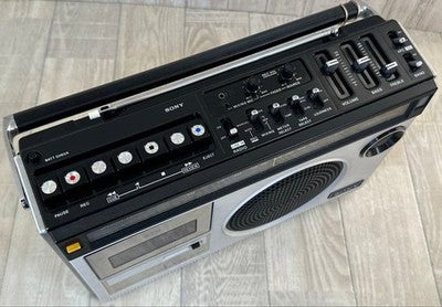 SONY CF-1980 BOOMBOX RADIO CASSETTE RECORDER RARE COLOR WHITE JAPAN