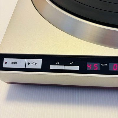 TECHNICS SL-1500MK2 DIRECT DRIVE TURNTABLE QUARTZ LOCK -FOR PARTS OR NOT WORKING