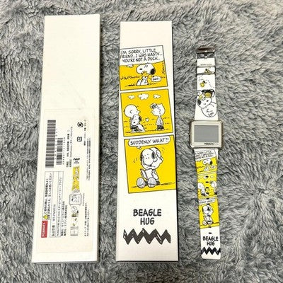 EPSON SMART CANVAS PEANUTS BEAGLE HUG SNOOPY DIGITAL WATCH W1-PN10110 JAPAN