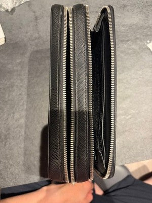 PRADA 2VF052 BLACK SAFFIANO LEATHER CLUTCH BAG - COMPACT, ZIPPER CLOSURE, CARD