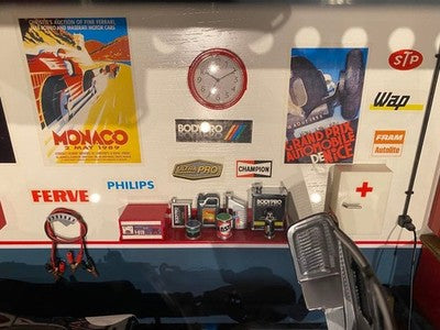 FERRET MINI MODEL MINIATURES 1/18 JAGUAR C-TYPE GARAGE DIORAMA SIGNED SPAIN