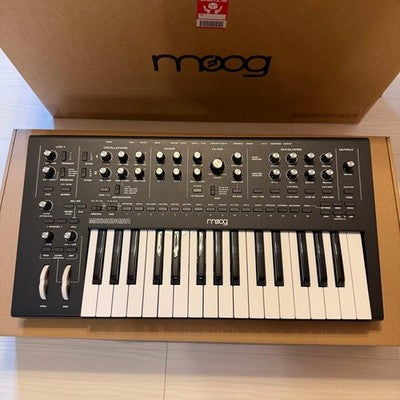 MOOG MESSENGER ANALOG SYNTHESIZER 37 KEY BLACK W BOX TESTED EXCELLENT