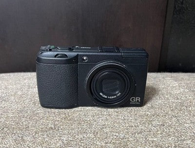 RICOH GR DIGITAL II GRD2 10.1MP COMPACT CAMERA W BATTERY CHARGER TESTED