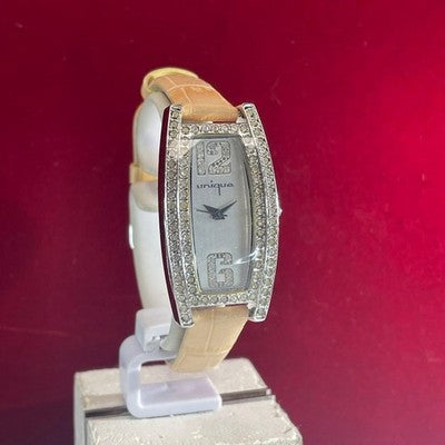 UNIQUE QUARTZ LADIES WRISTWATCH RECTANGULAR CASE LEATHER JAPAN-MADE MOVEMENT