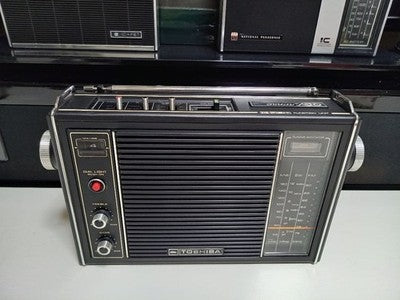 TOSHIBA RP-750FT 3-BAND VINTAGE RADIO JAPAN MADE EXCELLENT+++++