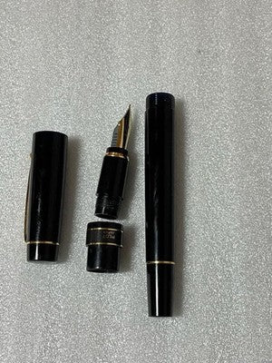 PILOT EORINO FOUNTAIN PEN NIB SIZE F BLACK GOLD RESIN MADE IN JAPAN USED