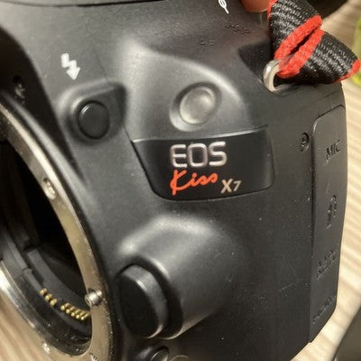 CANON EOS KISS X7 DIGITAL SLR CAMERA WITH TWO CANON EFS LENSES BLACK