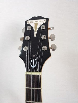 EPIPHONE WILDKAT ELECTRIC GUITAR WITH BIGSBY TREMOLO CLEAN CONDITION SOFT CASE