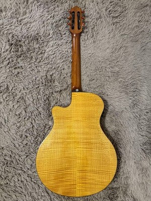 YAMAHA NTX900FM ELECTRIC CLASSICAL GUITAR THIN BODY SOLID SPRUCE PICKUP CASE