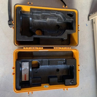 TOPCON TOTAL STATION GTS-3 SURVEYING INSTRUMENT WITH CASE & CHARGER