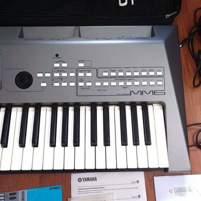 YAMAHA MM6 SYNTHESIZER 61-KEY KEYBOARD W/ CASE, PEDAL, AC ADAPTER