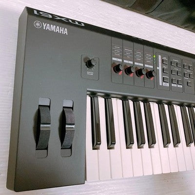 YAMAHA MX61 61-KEY SYNTHESIZER KEYBOARD WITH DEDICATED CASE, POWER CABLE