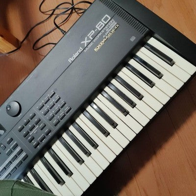 ROLAND XP-80 SYNTHESIZER TESTED WORKING FDD OK SR-JV80-02 INSTALLED AS IS