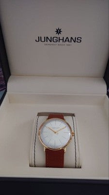 JUNGHANS HAND-WOUND MEN'S WRISTWATCH ROUND FACE GERMAN MADE DIAL OFF-WHITE