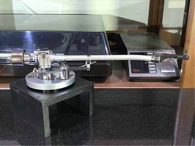 SAEC WE-407/GT TONE ARM WITH ORIGINAL SHELL, SAEC CABLE, AND ORIGINAL BOX