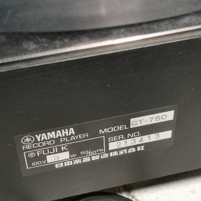 YAMAHA GT-750 TURNTABLE RECORD PLAYER - PLAYS 33/45 RPM -