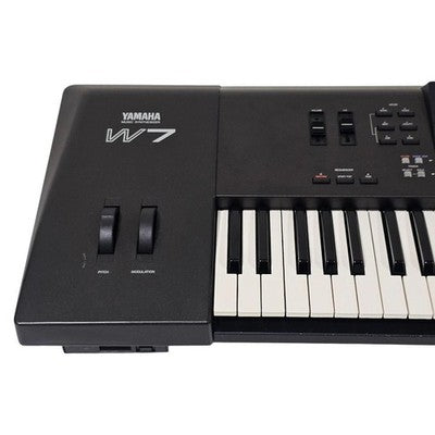 YAMAHA W7 61-KEY WORKSTATION SYNTHESIZER MADE IN JAPAN W/ ORIGINAL HARD CASE
