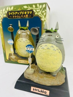 MY NEIGHBOR TOTORO LIGHT UP DIORAMA BUS STOP GHIBLI FIGURE DISPLAY STUDIO