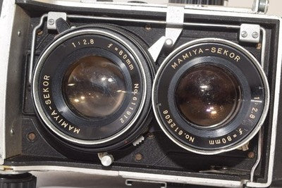 MAMIYA C220 PROFESSIONAL + 80MM F2.8 TWIN-LENS REFLEX CAMERA FROM JAPAN AS IS