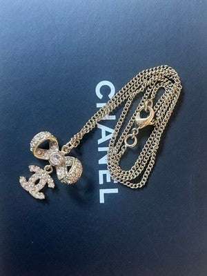 CHANEL RIBBON COCO MARK NECKLACE GOLD RHINESTONE LOGO VINTAGE JEWELRY