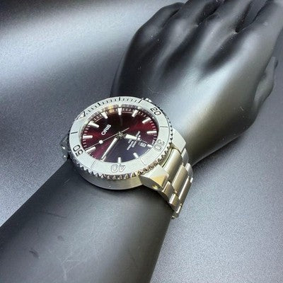 ORIS AQUIS DATE RED DIAL AUTOMATIC 41MM MEN WATCH BOX PAPERS EXCELLENT