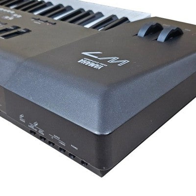 YAMAHA W7 61-KEY WORKSTATION SYNTHESIZER MADE IN JAPAN W/ ORIGINAL HARD CASE