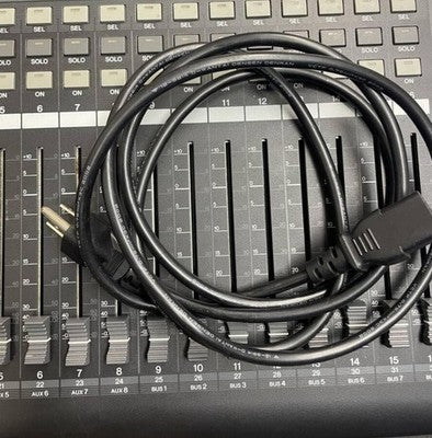 YAMAHA 01V96I DIGITAL MIXING CONSOLE PA AUDIO 16 CHANNEL GENUINE CASE TESTED