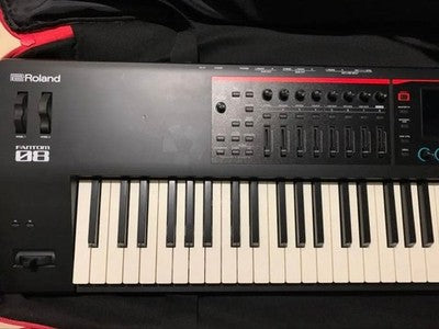 ROLAND FANTOM-08 88 KEY MUSIC WORKSTATION KEYBOARD W/ CASE PEDAL TESTED JAPAN