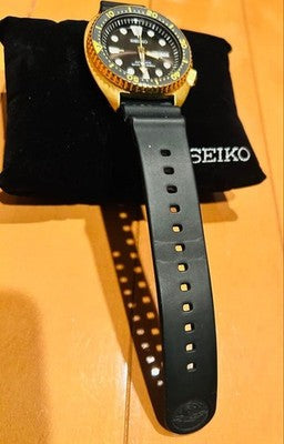 SEIKO PROSPEX SRPC44 AUTOMATIC DIVER 200M GOLD BLACK RARE BOX PAPERS 4R36 WATCH