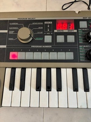 KORG MICROKORG ANALOG MODELING SYNTHESIZER KEYBOARD VOCODER USED JAPAN