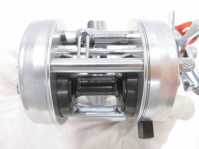 ABU AMBASSADOR 2500C 70017/46 BAITCASTING REEL JAPAN MADE SILVER ABU GARCIA
