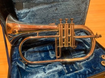 YAMAHA YFH-731 FLUGELHORN VINTAGE 1980 BRASS INSTRUMENT W HARD CASE MOUTHPIECES
