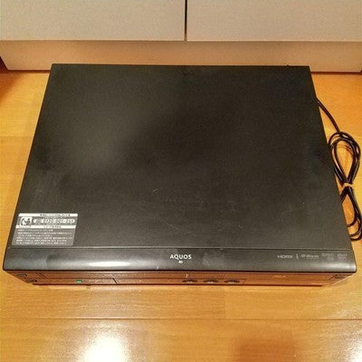 SHARP AQUOS BLU-RAY RECORDER BD-HDV22 WITH VHS FOR PARTS OR NOT WORKING