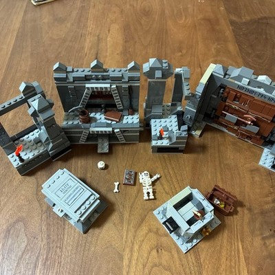 LEGO 9473 LORD OF THE RINGS MORIA MINE SET ONLY NO MINIFIGS W INSTRUCTIONS