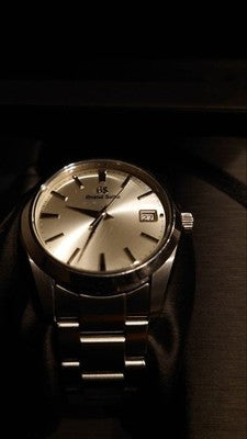 GRAND SEIKO SBGV221 CHAMPAGNE GOLD MEN'S WRISTWATCH ROUND FACE JAPAN MADE SS
