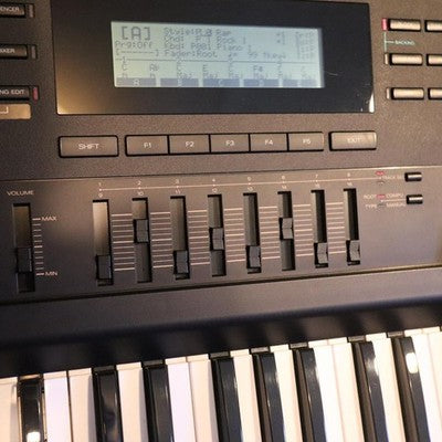 ROLAND JW-50 MUSIC WORKSTATION SYNTH KEYBOARD W ADAPTER CASE FROM JAPAN