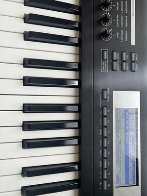 KORG TR76 WORKSTATION SYNTHESIZER 76 KEY TRITON ENGINE MUSIC KEYBOARD
