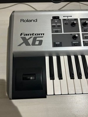 ROLAND FANTOM X6 SYNTHESIZER KEYBOARD 61 KEYS WORKING CLEAN CONDITION