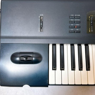 KORG 01/W FD MUSIC WORKSTATION SYNTHESIZER 61 KEYS TESTED WORKING AS IS