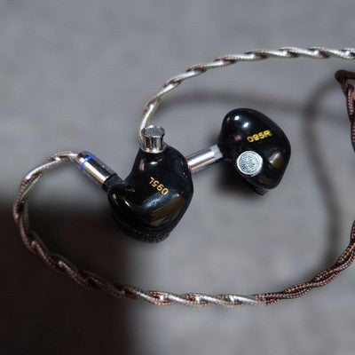 THIEAUDIO V16 DIVINITY 16BA IN-EAR MONITORS HIGH-END EARPHONES W/ CASE USED