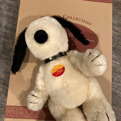 STEIFF SNOOPY CREAM 26 EDITION 1500PCS LIMITED PLUSH DOLL W/BOX
