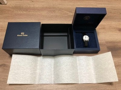 SEIKO SBGX095 GRAND SEIKO QUARTZ MEN'S WRISTWATCH ROUND FACE JAPAN MADE